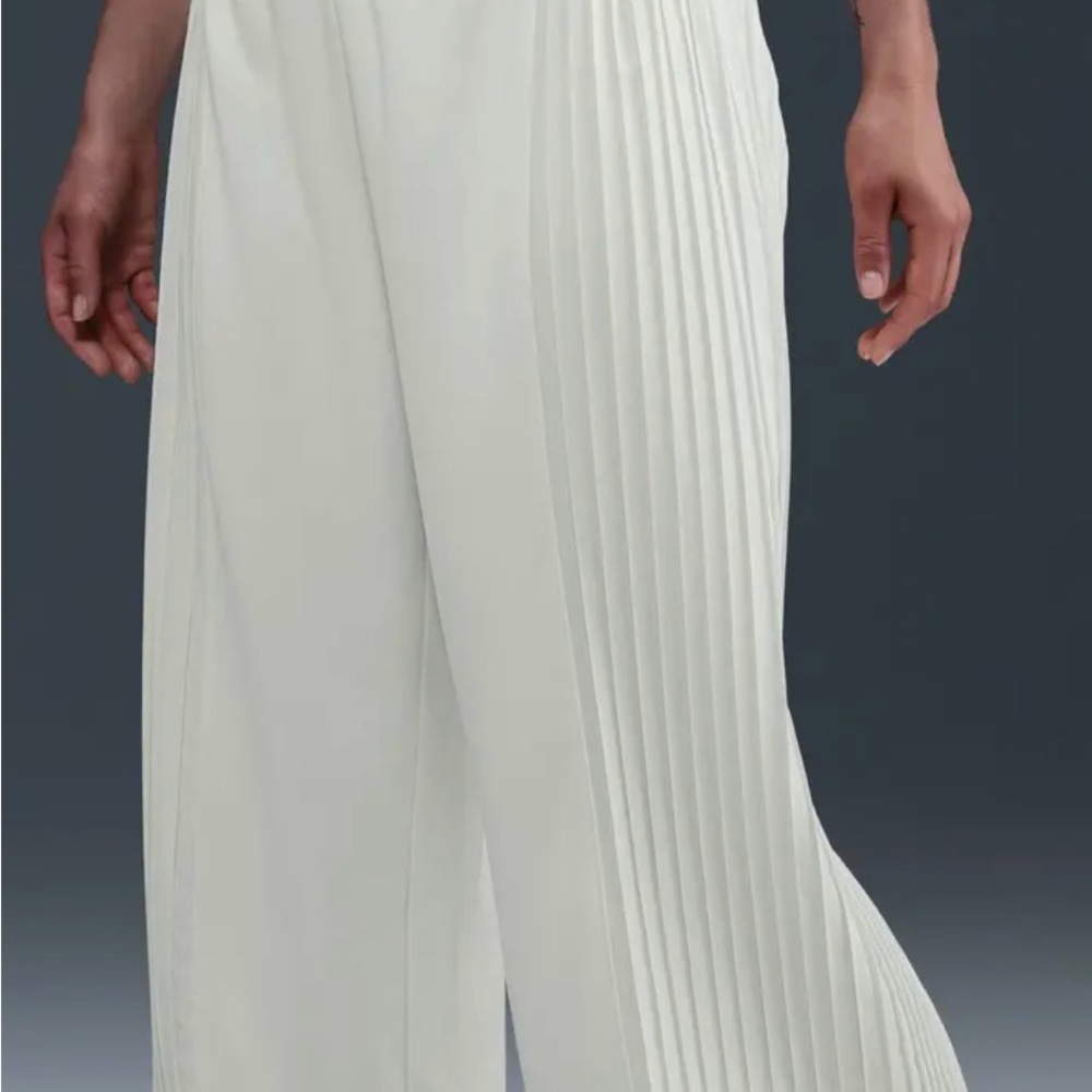 Nike Cream Wide-Leg Pleated Side Panel Pants - Picture 3 of 7